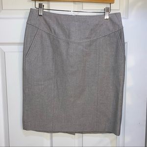 Banana Republic Pencil Skirt size 6 Grey